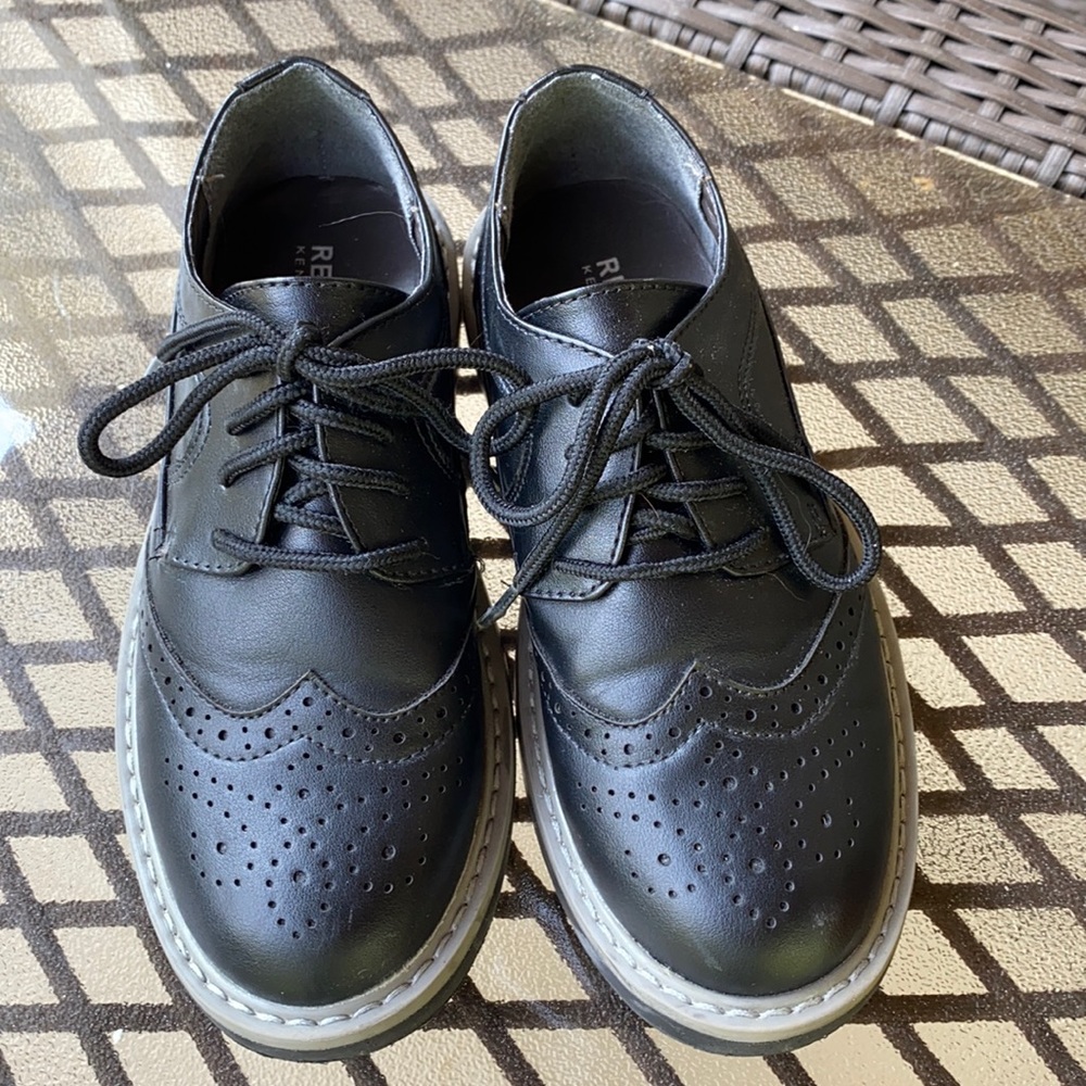 Kenneth Cole Reaction Boys Dress Shoes size 12.5